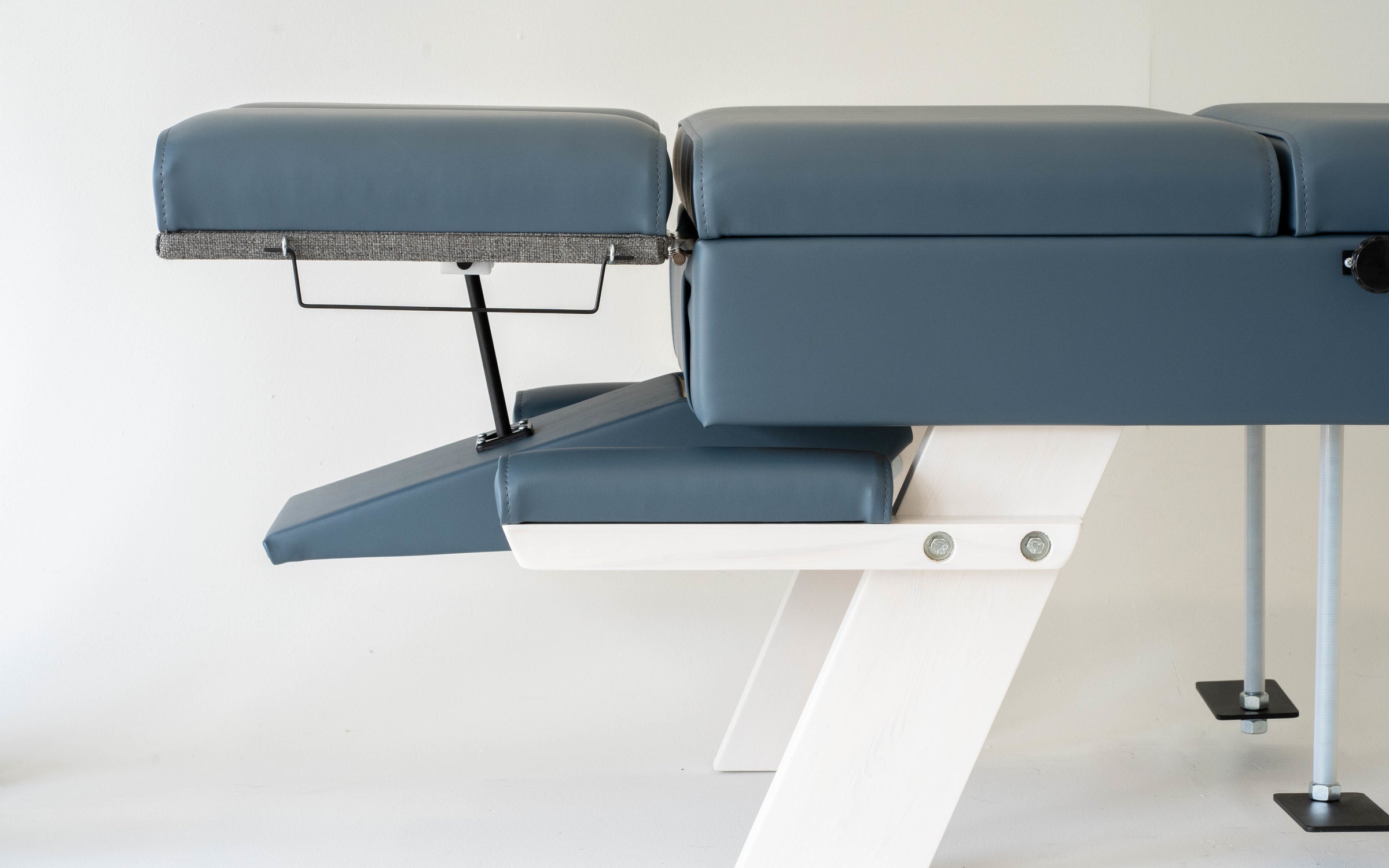 Standard Deluxe Bench - Sun Chiro Table